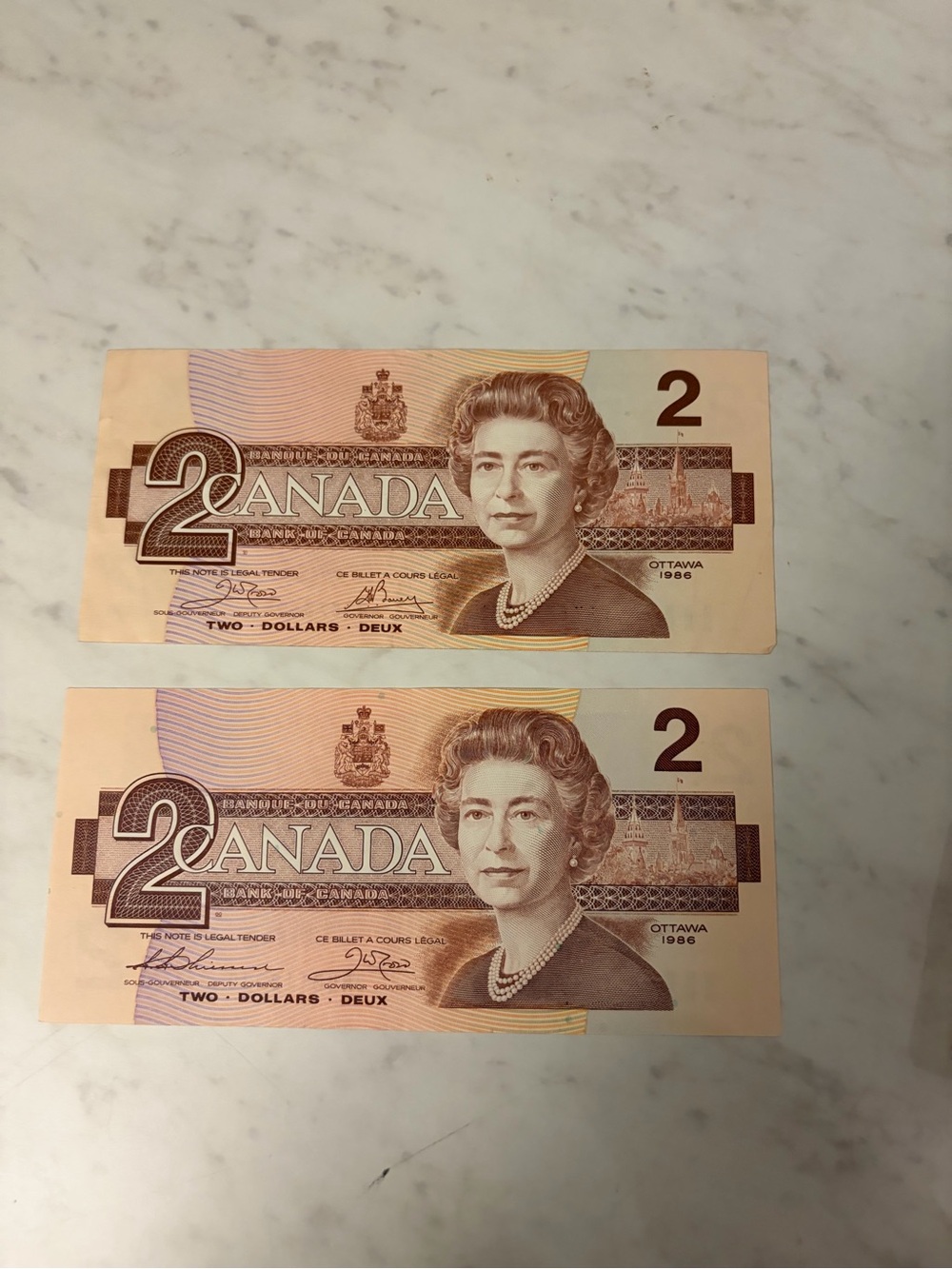 1986 2 set - Vintage Canada Two Dollar Banknotes - circulated
